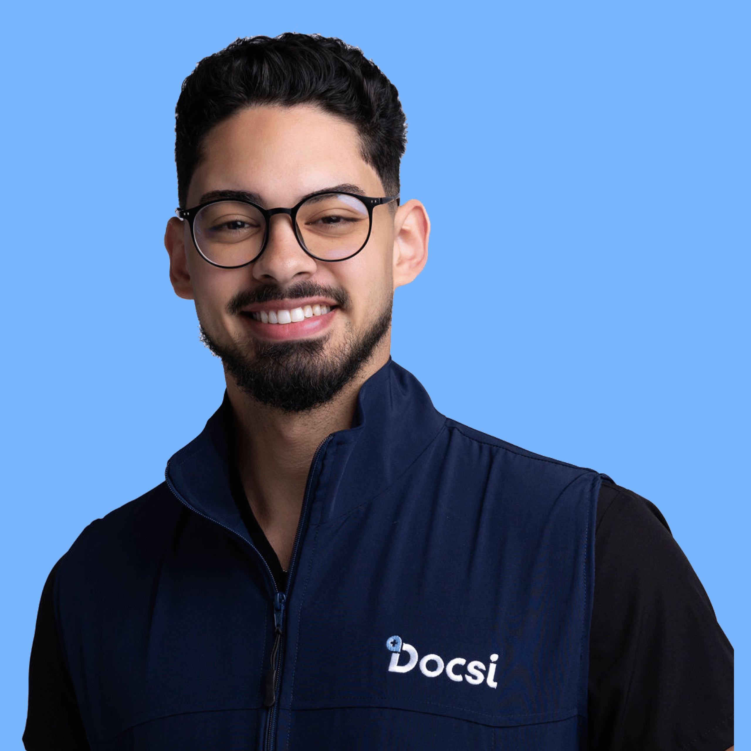 Doctor profesional de la salud dando testimonio en Docsi